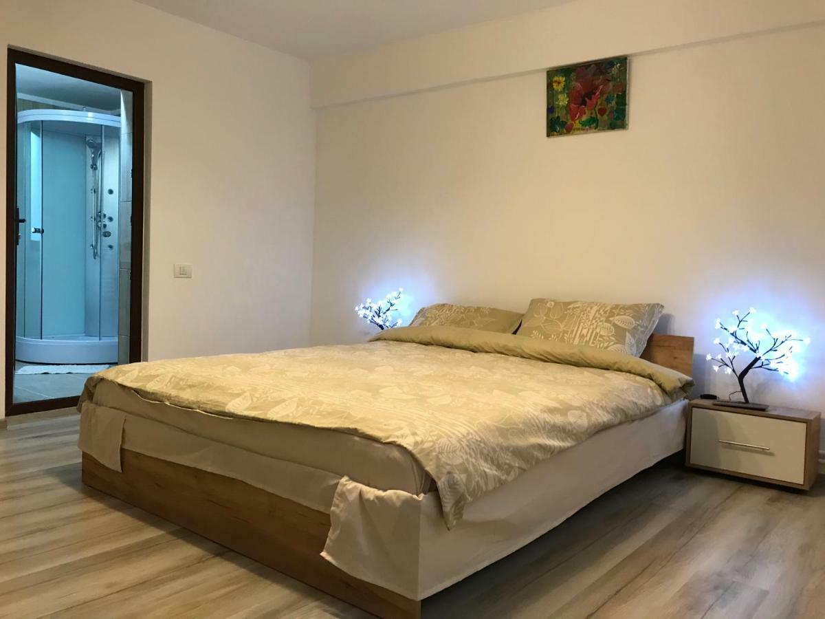 Upstairs Residence Targu Jiu Exterior photo